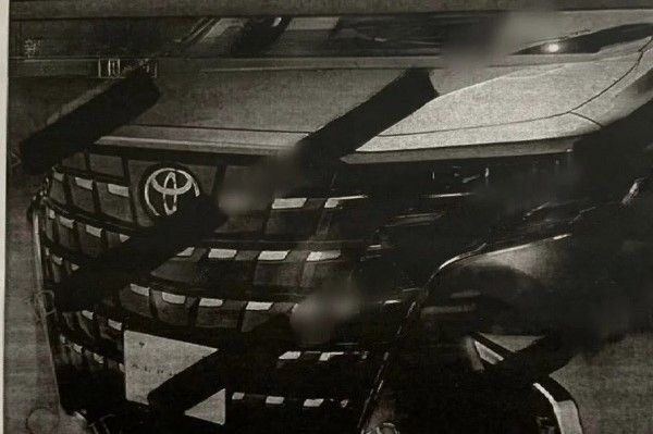 Toyota大改款Alphard局部照再曝光 國內傳第四季發表 16824