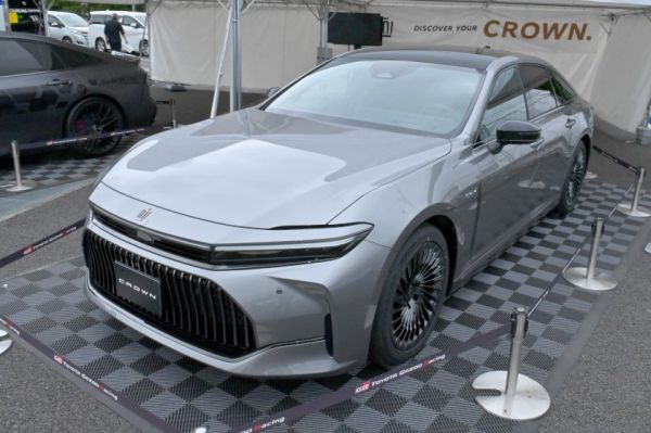 Toyota Crown Sedan日本亮相 實車內裝初公開！ 16972