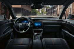 Lexus全新休旅LBX發表 入門定位卻不顯陽春 17005
