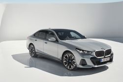 BMW i5線上預購啟動！雙車型329萬起 17027
