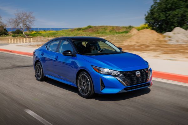 美規Nissan Sentra小改款發表 新造型更動感！
