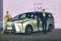 大改款Lexus LM國內上市 雙動力、四車型售價429萬起 17417