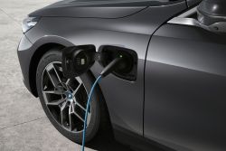 BMW預告慕尼黑車展參展陣容！全新概念車和油電版5系列同場現身 17428