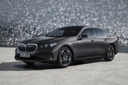 BMW預告慕尼黑車展參展陣容！全新概念車和油電版5系列同場現身 17428