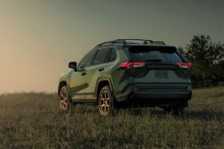新年式美規Toyota RAV4玩新色 多媒體系統升級 17592