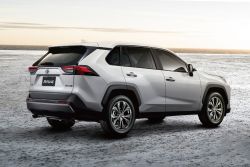 新年式Toyota RAV4國內上架 首搭車美仕12.3吋新車機 17734