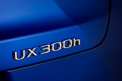 Lexus UX發表「300h」新動力！把入門市場讓給LBX 18030