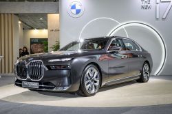 【2024台北車展】新年式BMW i7換動力降百萬！大改款520i同步現身 18082
