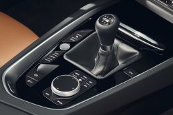 BMW推出Z4 M40i「手排版」！比自排更慢更貴卻「更好玩」 18254