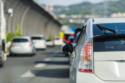 這樣做最安全！開車遇地震你該怎麼辦？ 18577