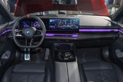 BMW i5 Touring正式登台 雙車型339萬起 18793