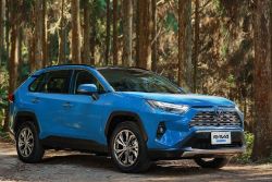 新年式豐田RAV4國內資訊曝光！無線充電座有望下放？ 19402