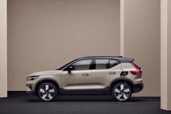 5月入主Volvo EX40/EC40享10萬充電金 XC60/XC90好禮三重送