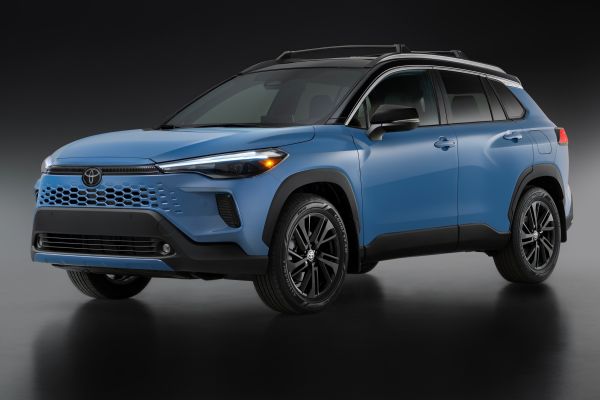 美規小改款Corolla Cross發表！第五代油電上身、外觀更有辨識度 20130