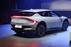 小改款Kia EV6開賣不漲價！外型更帥、告別四驅 20252