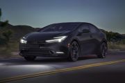 美規豐田Prius PHEV特別版上市 全車黑化就是帥！