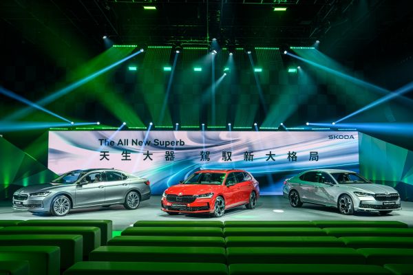Skoda Superb車系大改款上市 雙版本6車型129.8萬起