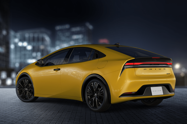Toyota Prius配備強化！日本市場追加「Night Shade」特仕版 20349