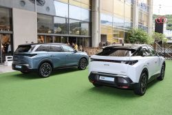 新一代Peugeot 3008、5008同步上市 入門款124.8萬買得到！ 20397