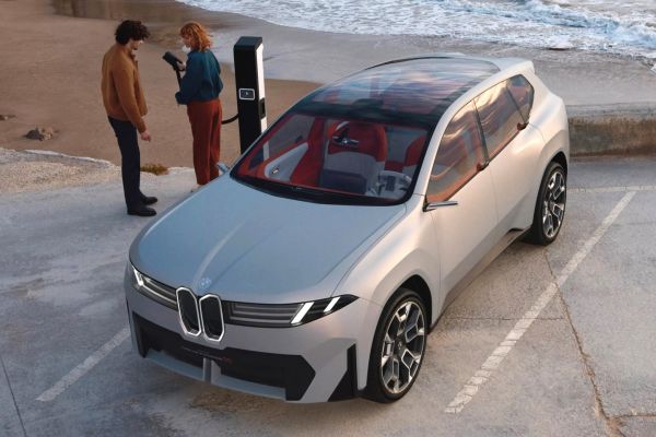 BMW新世代X5偽裝車曝光！造型夠前衛、座艙超科幻！ 20445