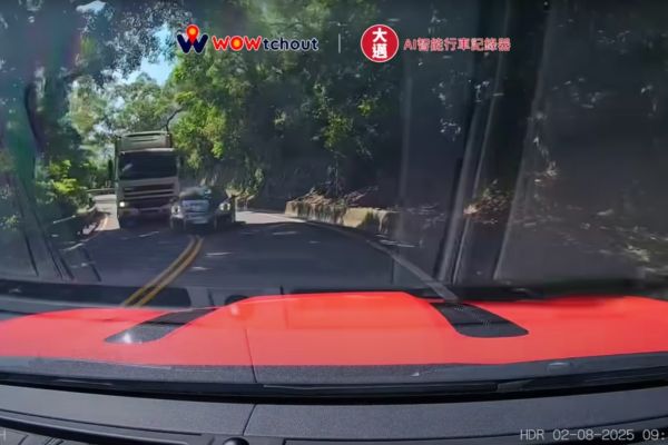桃園保時捷火速止血 逆向超車業務被停職！ 20537