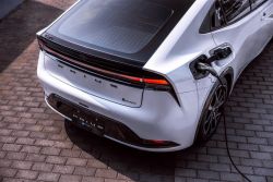 新年式Toyota Prius台灣開賣 配備升級不漲價！ 20555