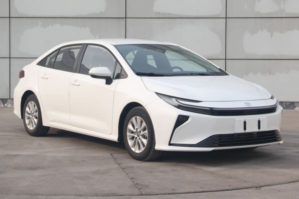 Toyota Corolla改款申報圖曝光 換上Prius面容好帥！ 20705