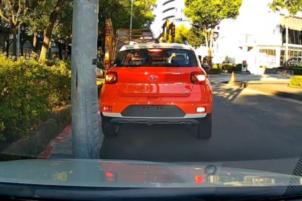 現代Venue橘白特仕車獨家捕獲！搭iPhone 17宇宙橙熱潮？ 20767