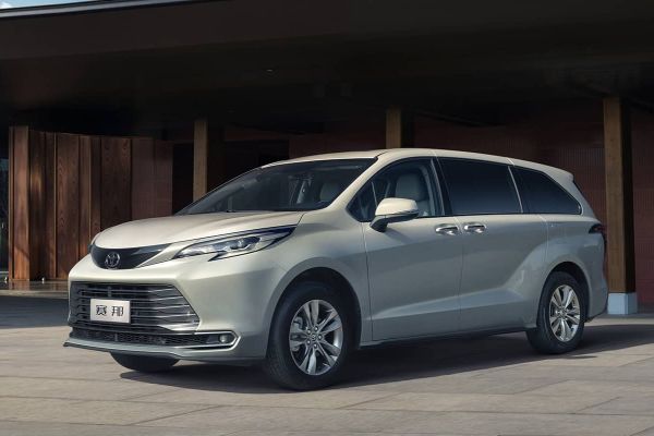 Toyota Sienna對岸小改登場！入門配備升級、四驅新車型同台亮相 20771
