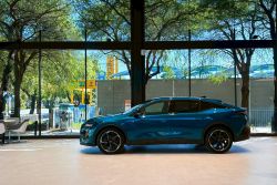 寶嘉聯合攜手星聯汽車 北投新車展示暨授權服務廠落成開幕 21005