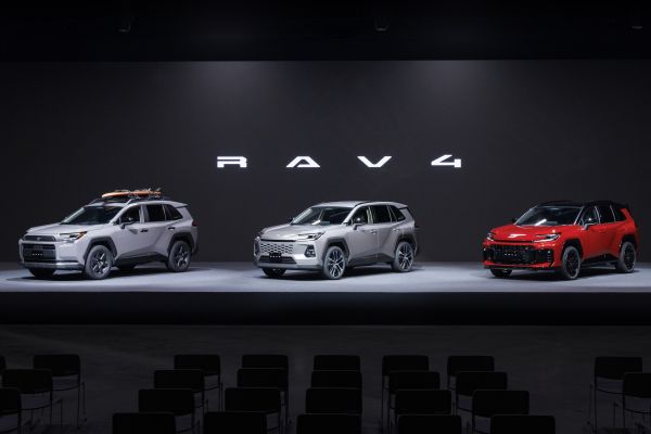 日媒稱新一代Toyota RAV4日本12/17上市 車型等級曝光！ 21085